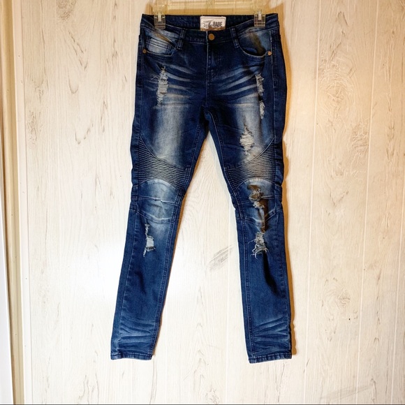 Distressed jeans - Picture 2 of 6
